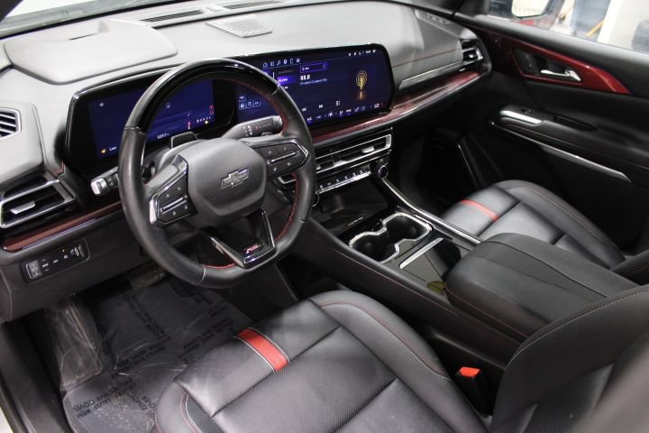 Used 2025 Chevrolet Traverse RS AWD/4WD image 45