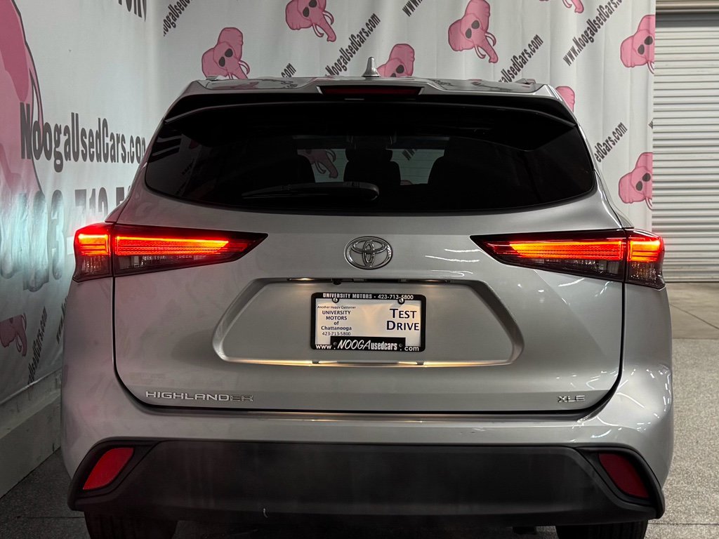 Used 2022 Toyota Highlander XLE image 12