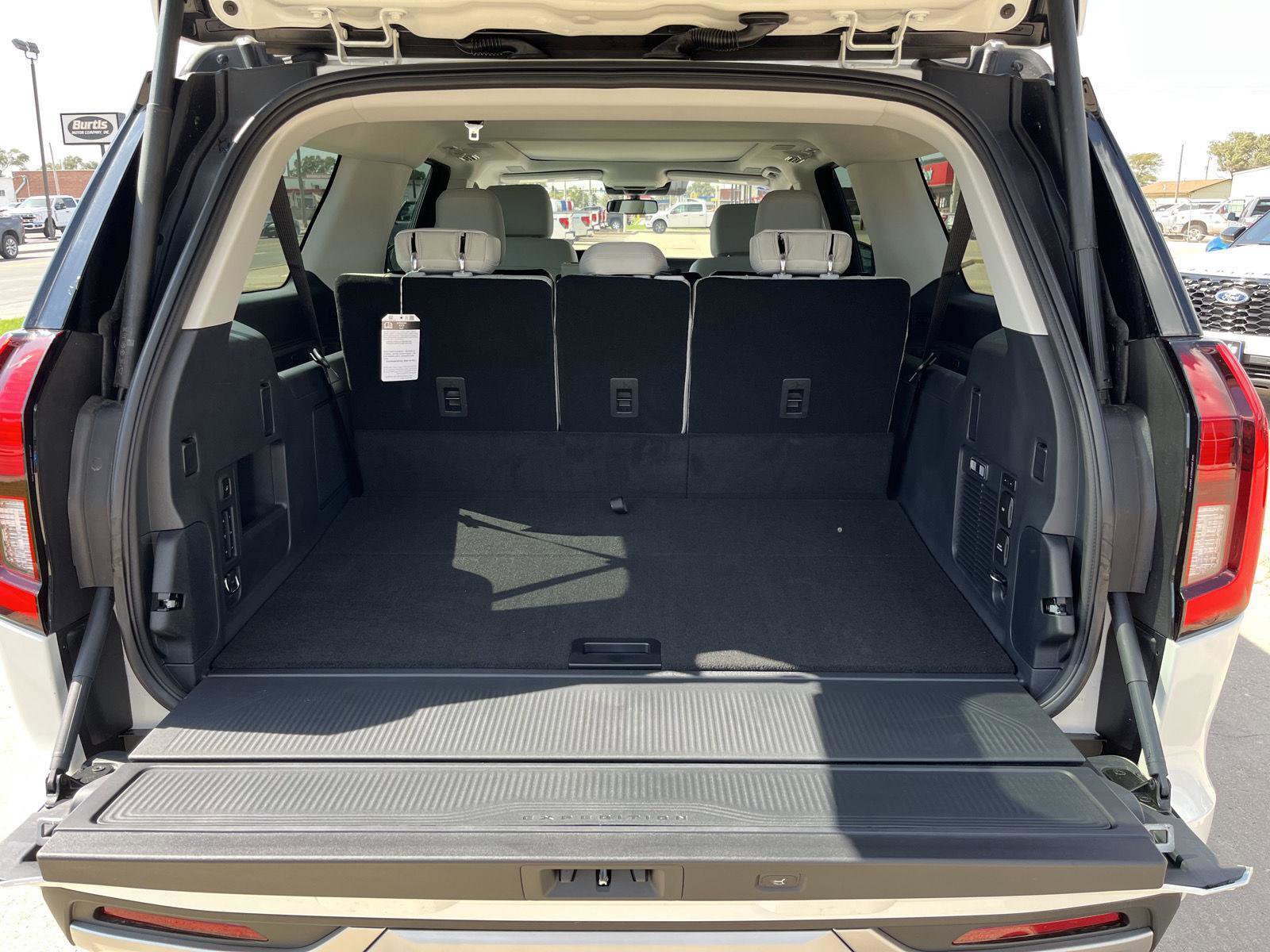 New 2025 Ford Expedition Max Platinum image 7