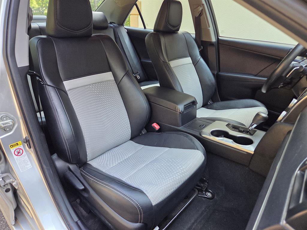 Used 2012 Toyota Camry SE FWD image 27