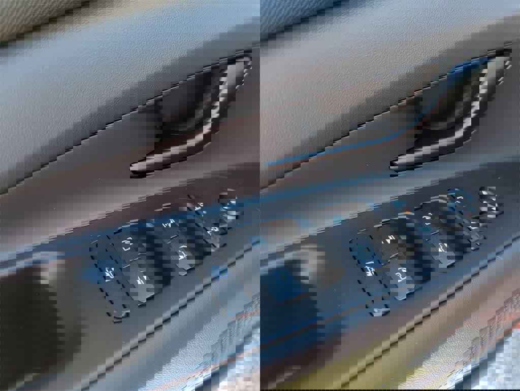 New 2026 Hyundai Elantra Sport w/ Cargo Package image 17