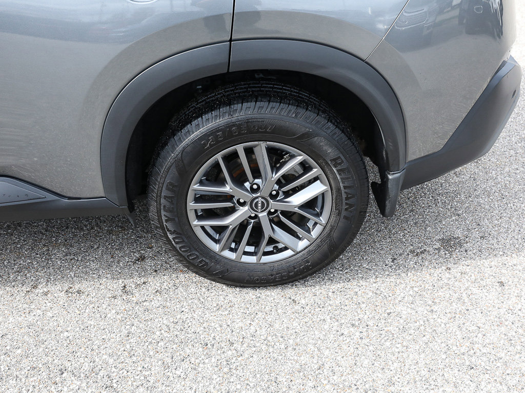 Used 2023 Nissan Rogue S image 7