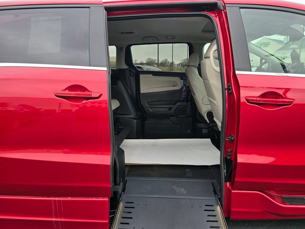 Used 2026 Honda Odyssey EX-L image 16