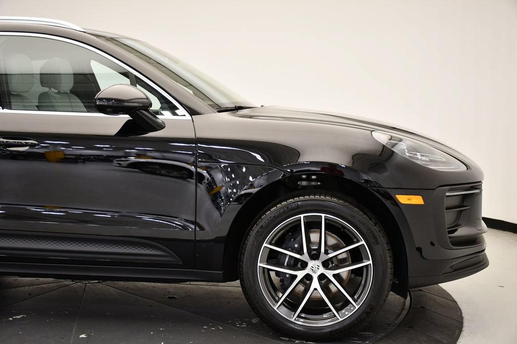 Certified 2026 Porsche Macan Turbo AWD/4WD image 15