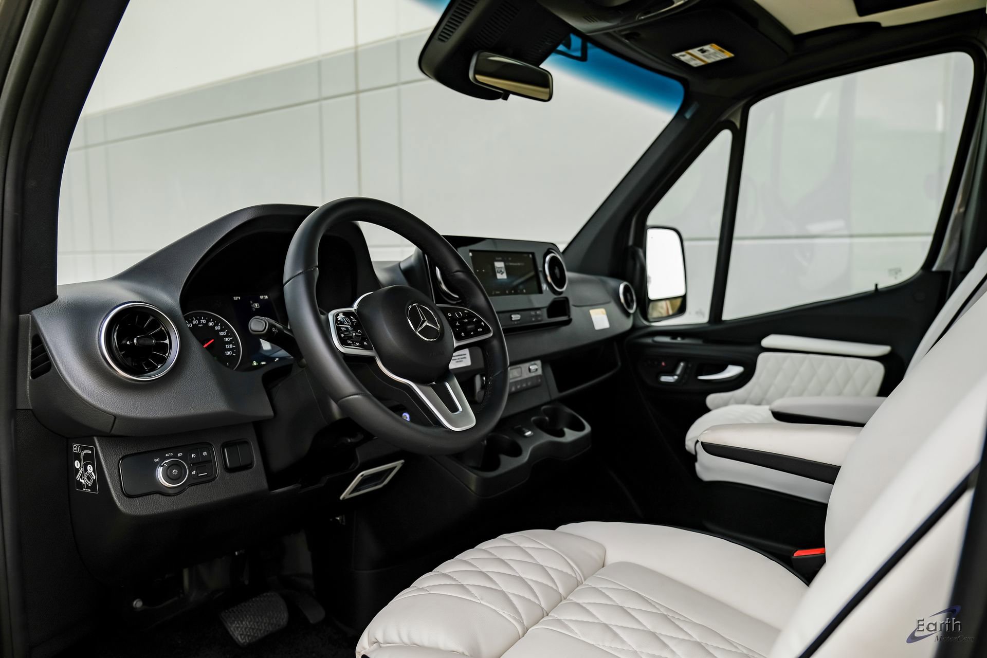 Used 2023 Mercedes-Benz Sprinter 3500 image 2