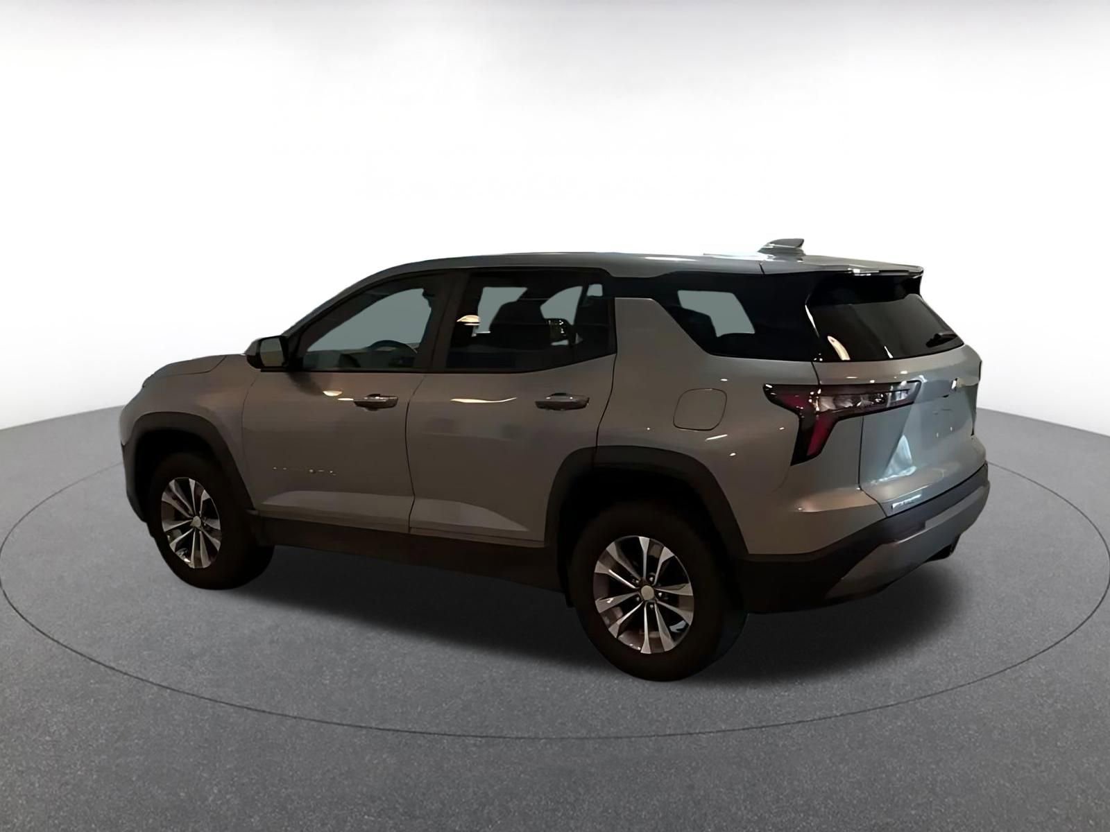 Used 2025 Chevrolet Equinox LT FWD image 15