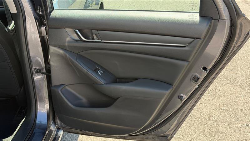 Used 2018 Honda Accord EX image 38