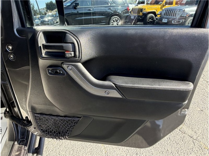 Used 2018 Jeep Wrangler Unlimited Sport image 24