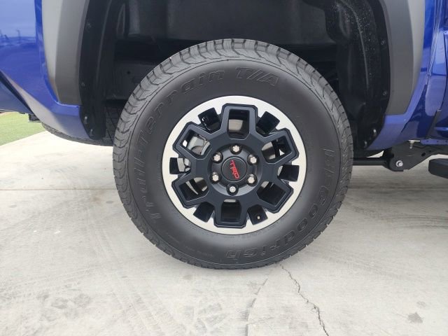 Used 2025 Toyota Tacoma TRD Off-Road image 16