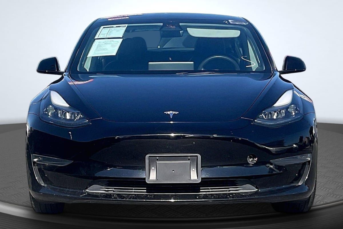 Used 2023 Tesla Model 3 Standard Range RWD image 3