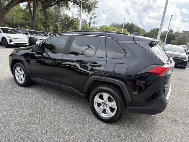 Certified 2020 Toyota RAV4 XLE w/ Convenience Package FWD image 4