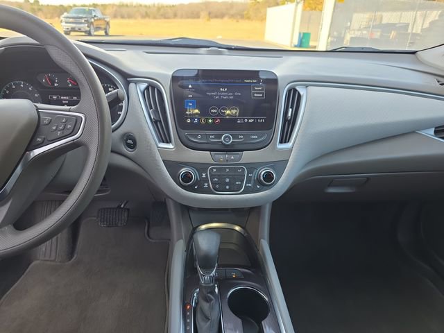 Used 2025 Chevrolet Malibu LT image 17
