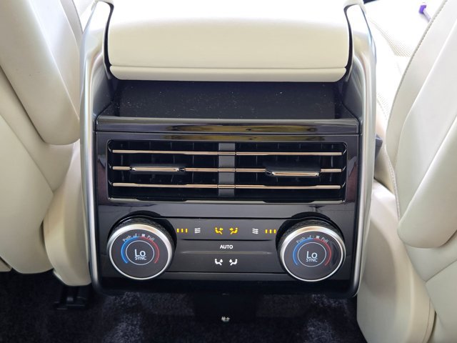 Used 2026 Land Rover Range Rover SE AWD/4WD image 18