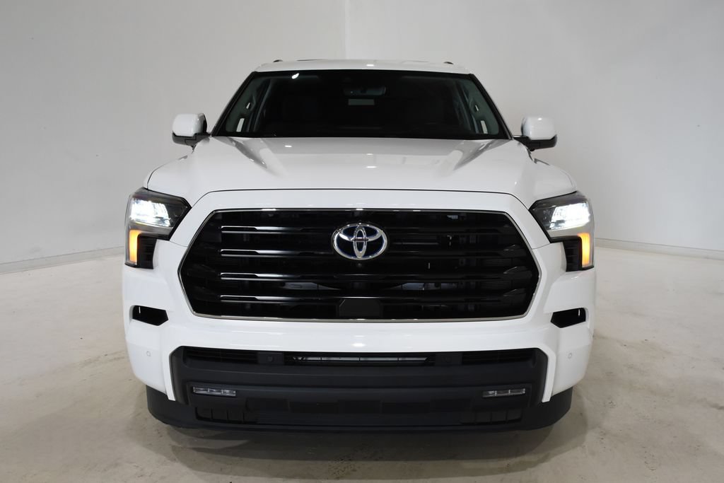 Used 2023 Toyota Sequoia SR5 AWD/4WD image 2