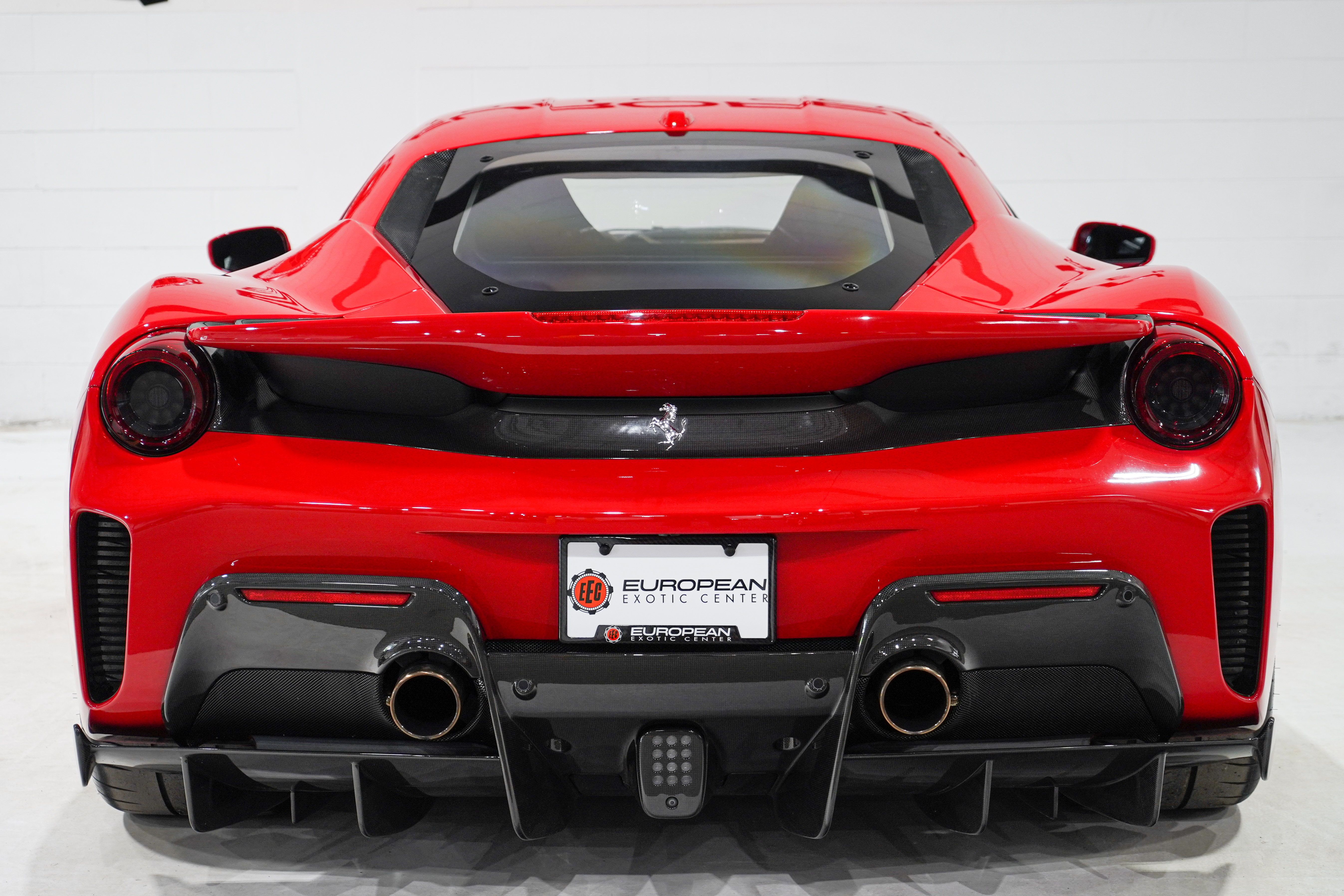 Used 2020 Ferrari 488 Pista Coupe RWD image 3