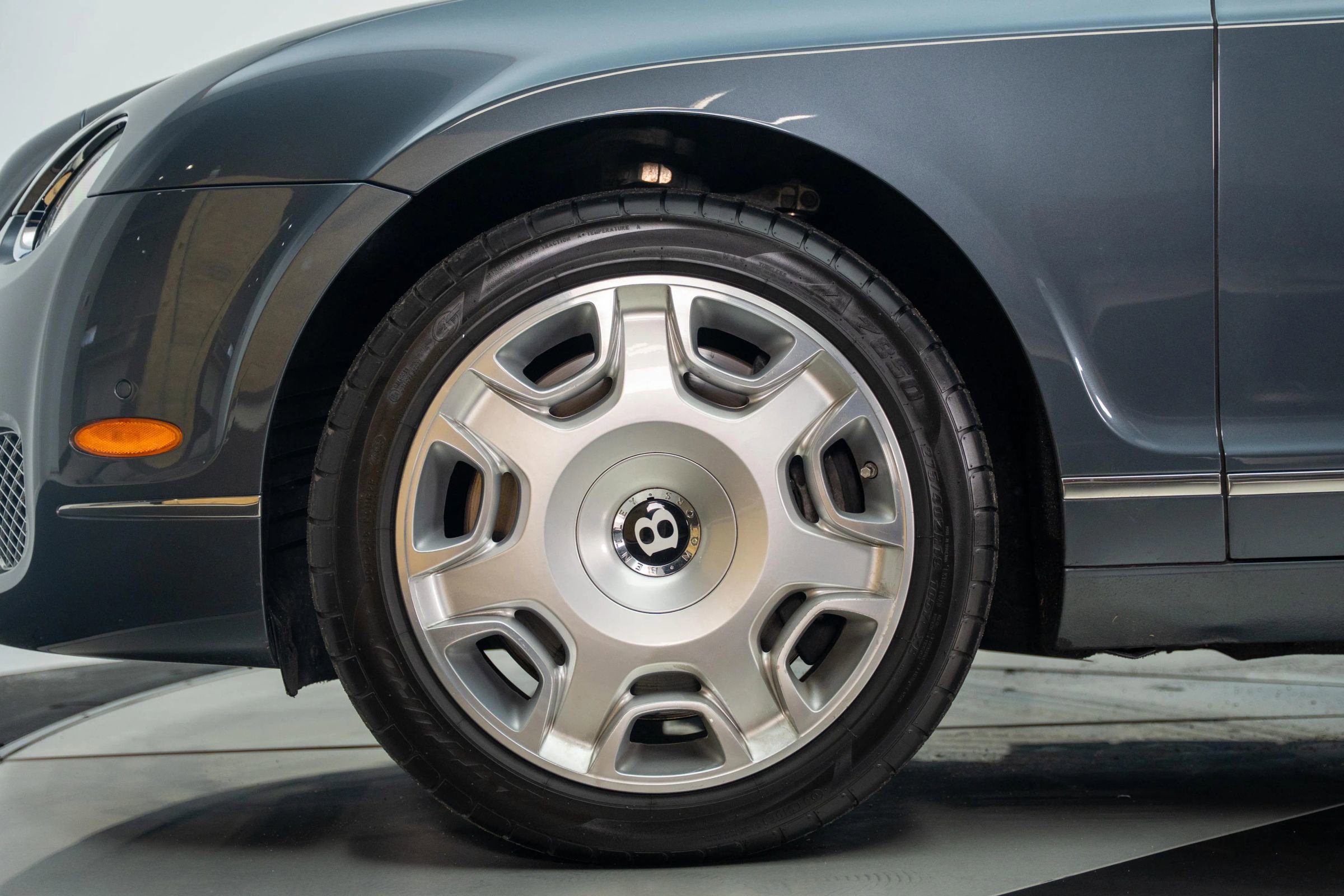 Used 2013 Bentley Flying Spur Flying Spur image 5