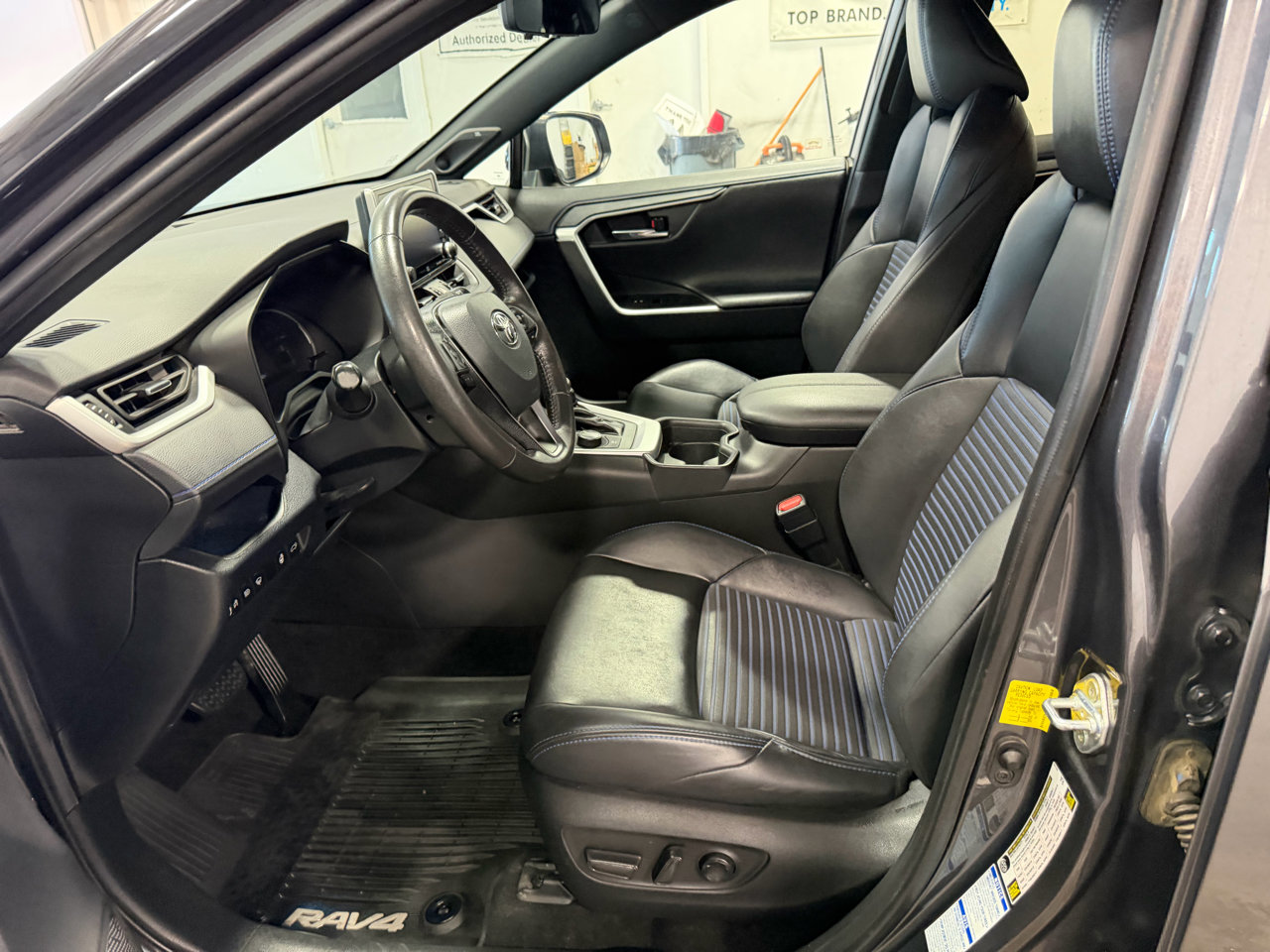 Used 2020 Toyota RAV4 XSE image 4