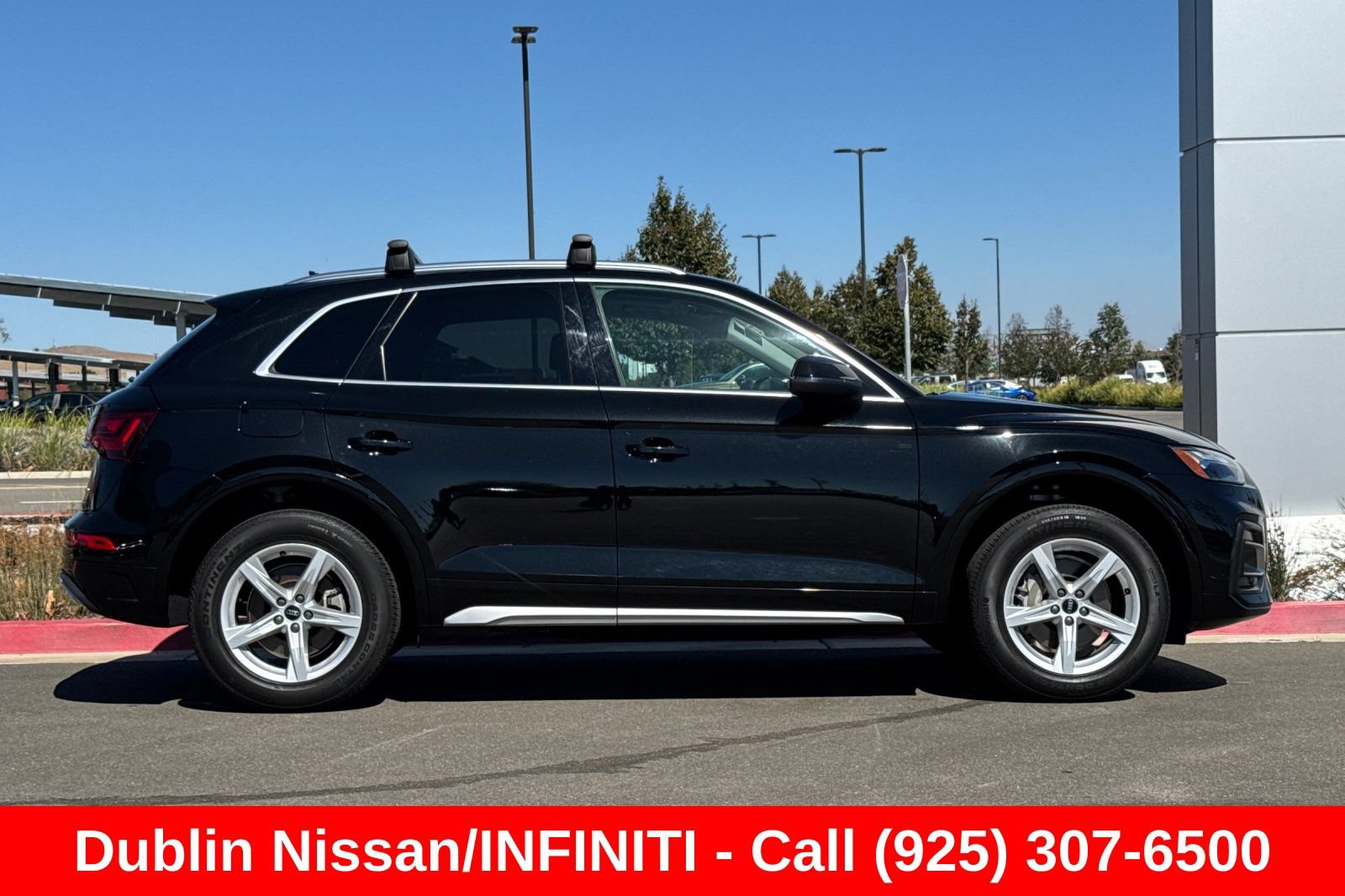 Used 2023 Audi Q5 2.0T Premium w/ Convenience Package AWD/4WD image 3
