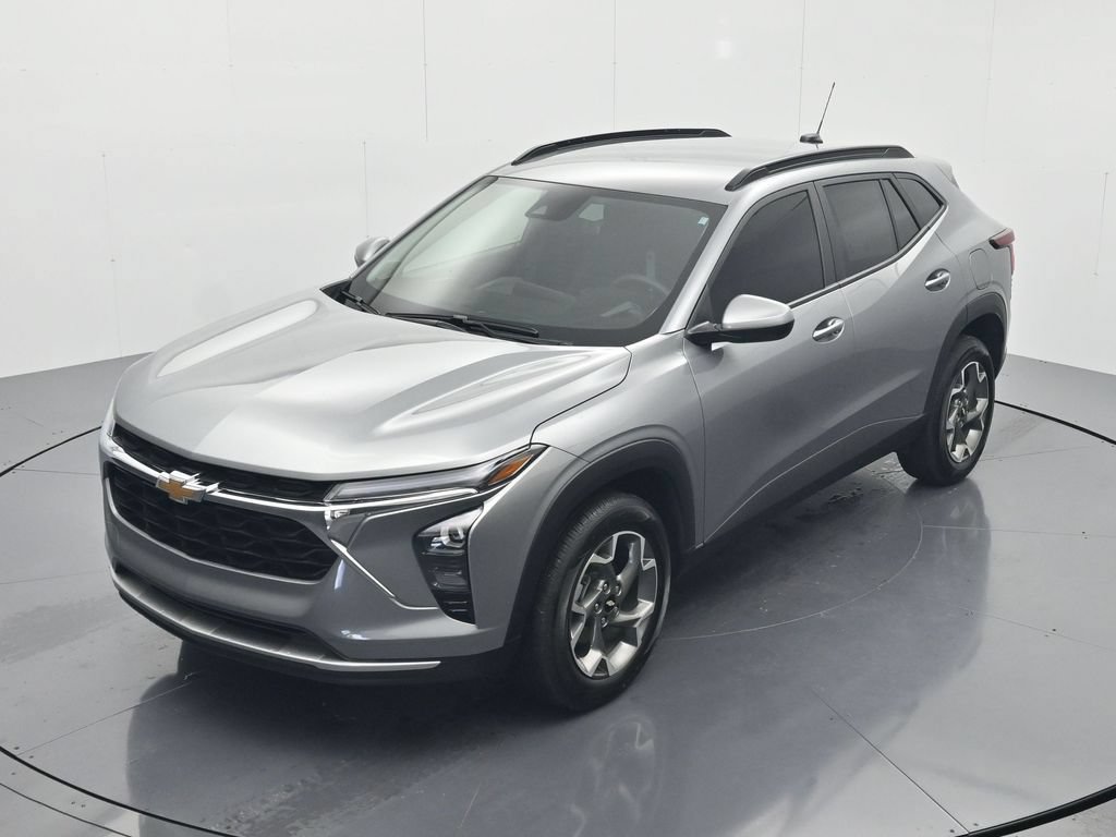 Certified 2025 Chevrolet Trax LT FWD image 28