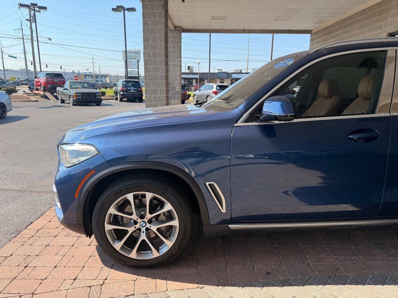 Used 2019 BMW X5 xDrive40i w/ Convenience Package image 4