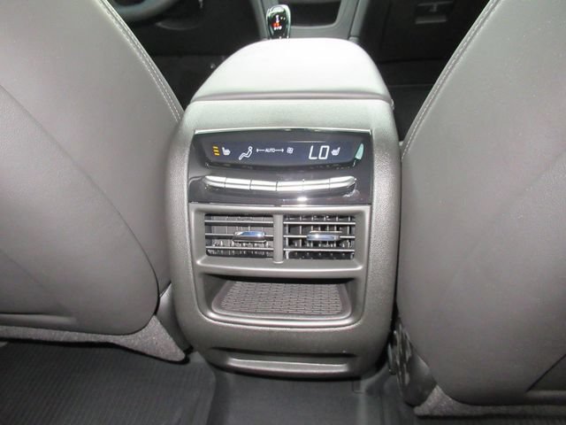 Certified 2024 Cadillac XT5 Sportv w/ Platinum Package AWD/4WD image 36