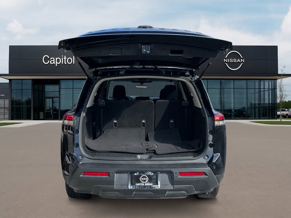 Used 2024 Nissan Pathfinder SV image 9