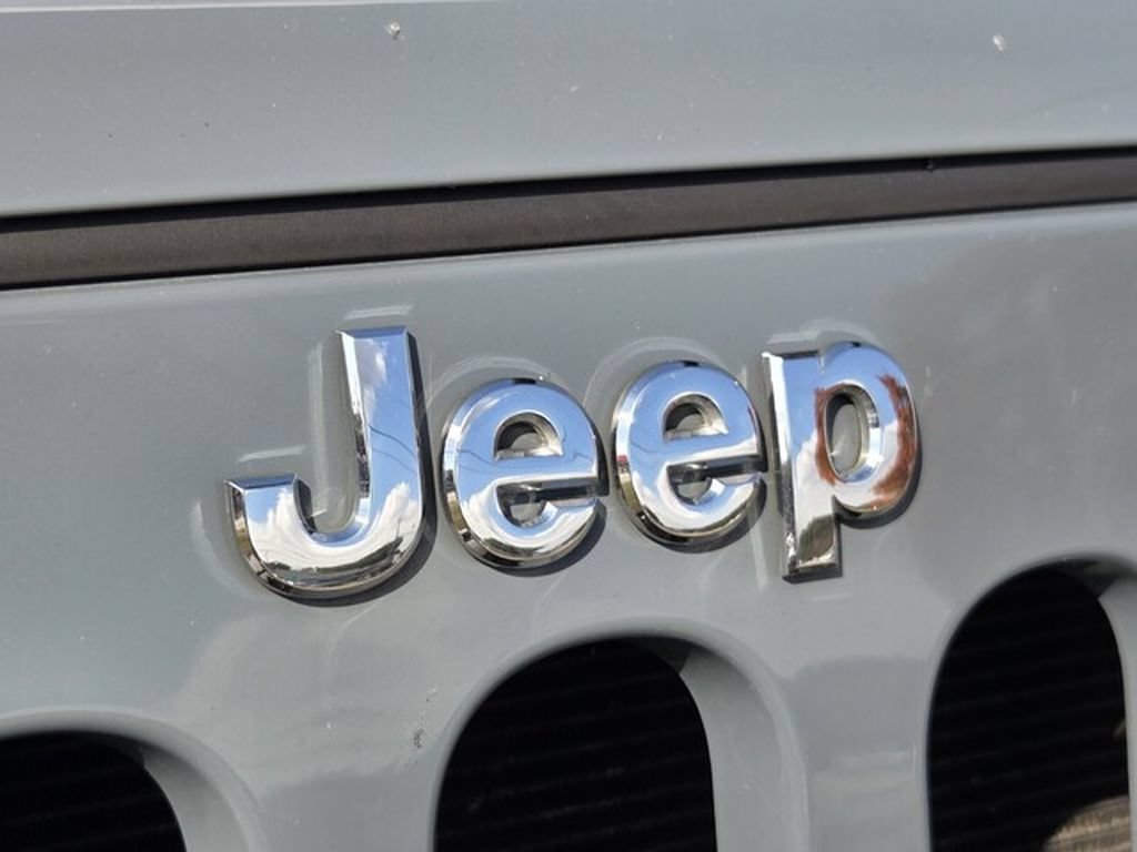 Used 2015 Jeep Wrangler Sport w/ Quick Order Package 23S AWD/4WD image 14
