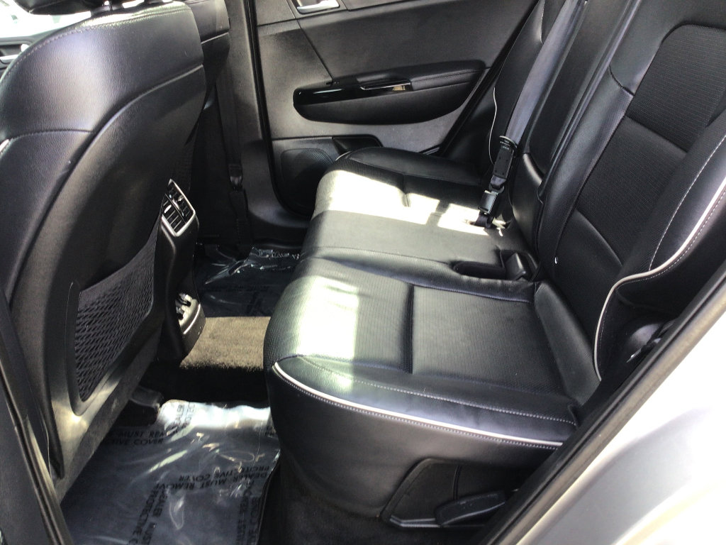 Used 2020 Kia Sportage SX image 11
