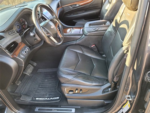 Used 2016 Cadillac Escalade ESV Luxury image 11