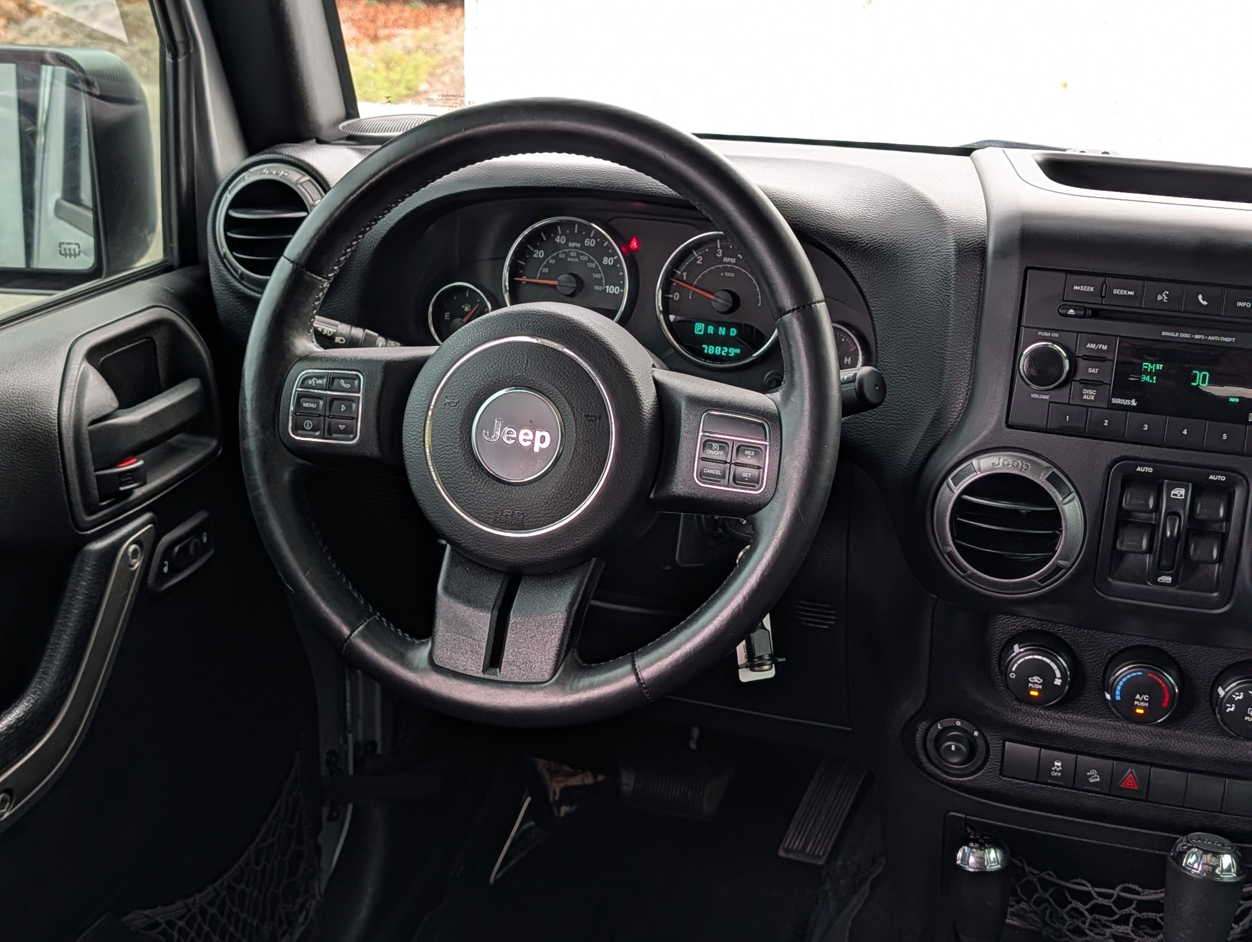 Used 2015 Jeep Wrangler Unlimited Sport w/ Quick Order Package 24S AWD/4WD image 16