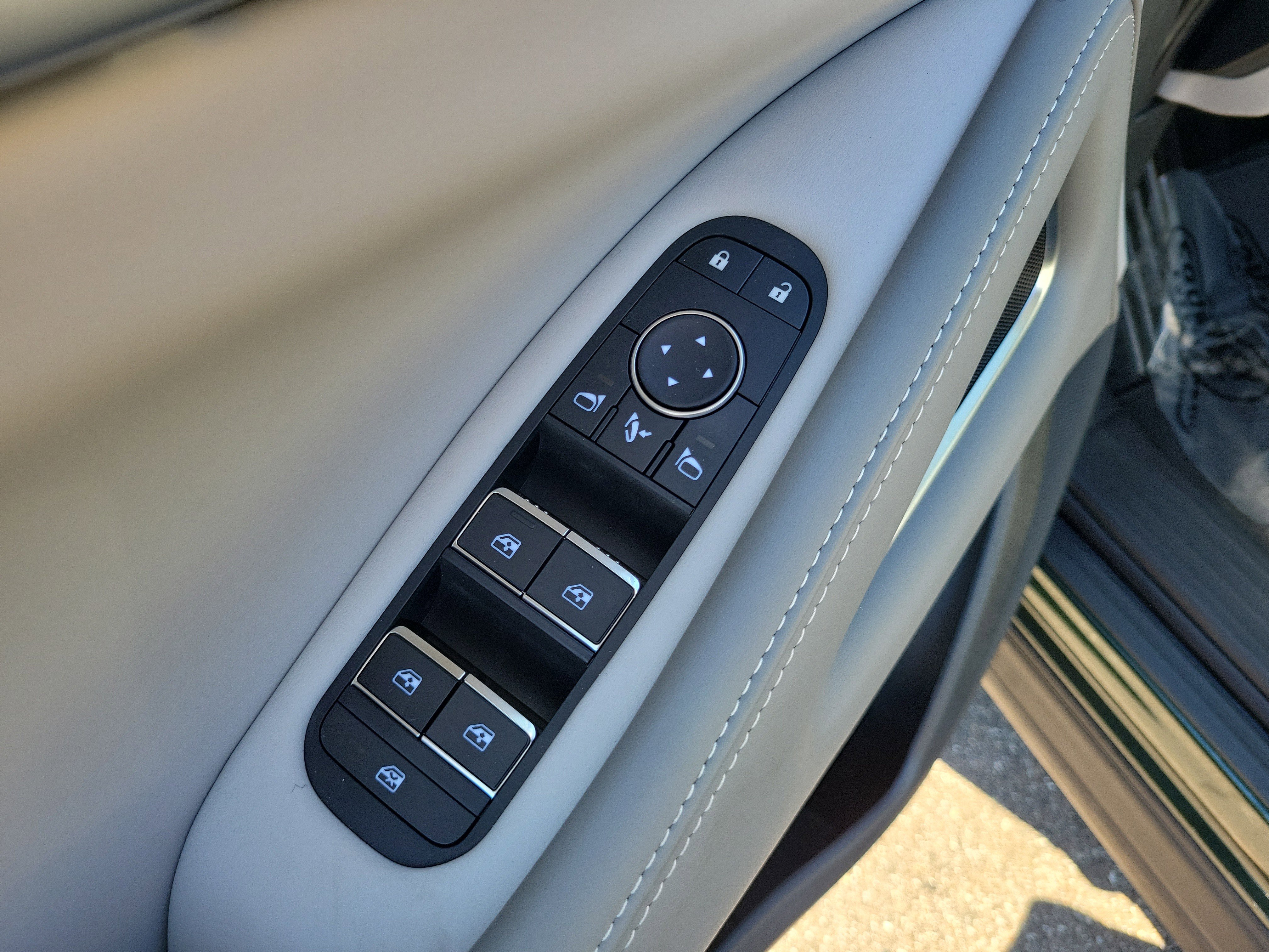 New 2026 INFINITI QX60 Luxe w/ Family Package image 23