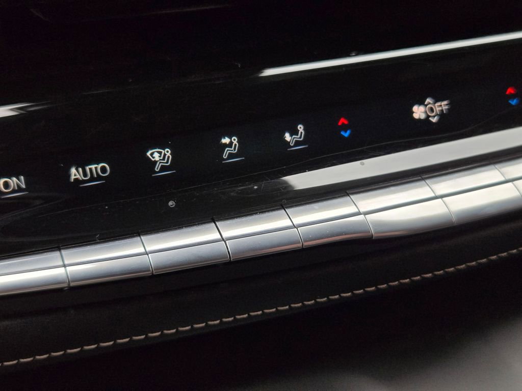 Certified 2024 Cadillac Escalade ESV V w/ LPO, ONYX Package image 22