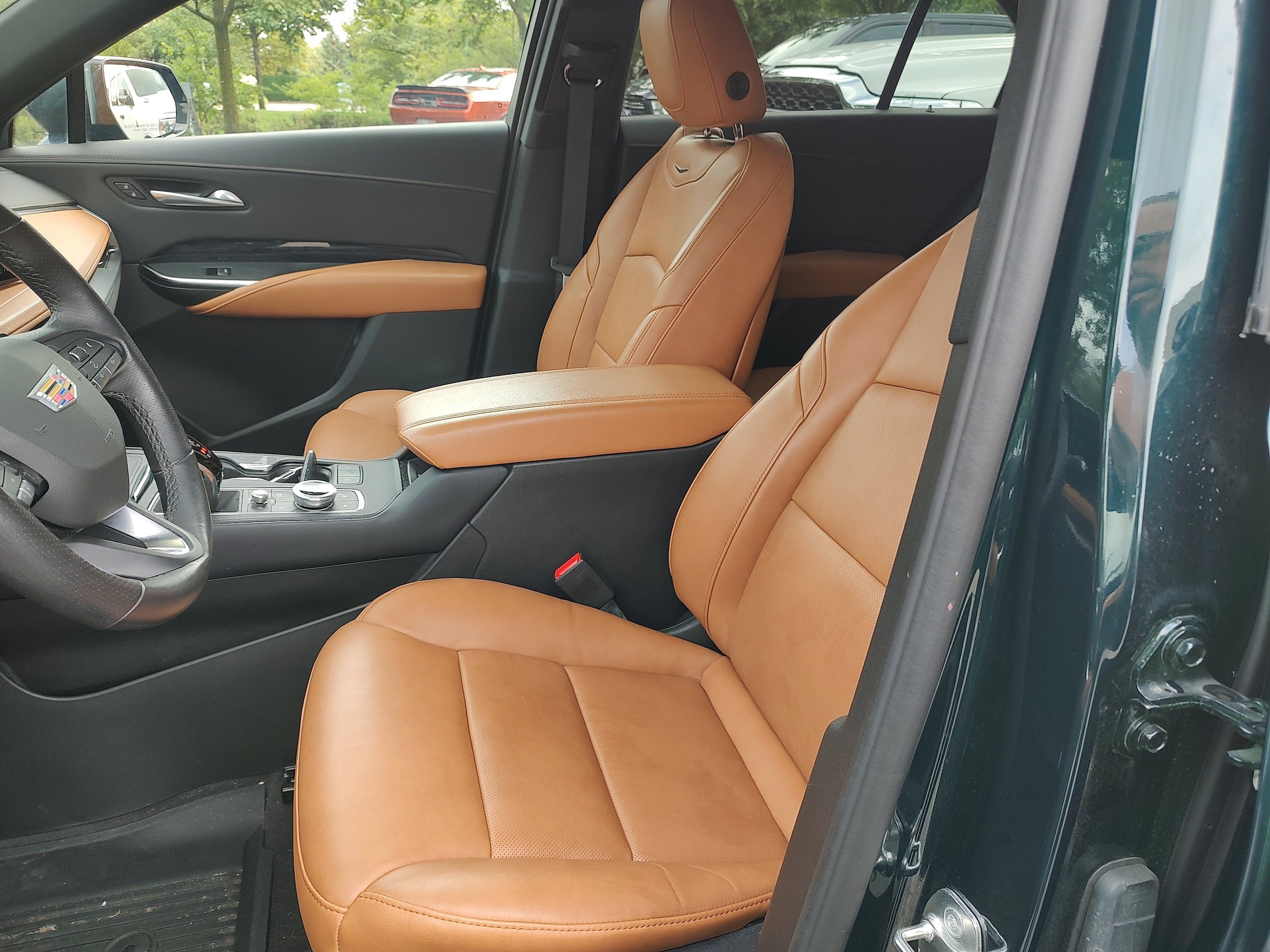 Used 2025 Cadillac XT4 Sport AWD/4WD image 8