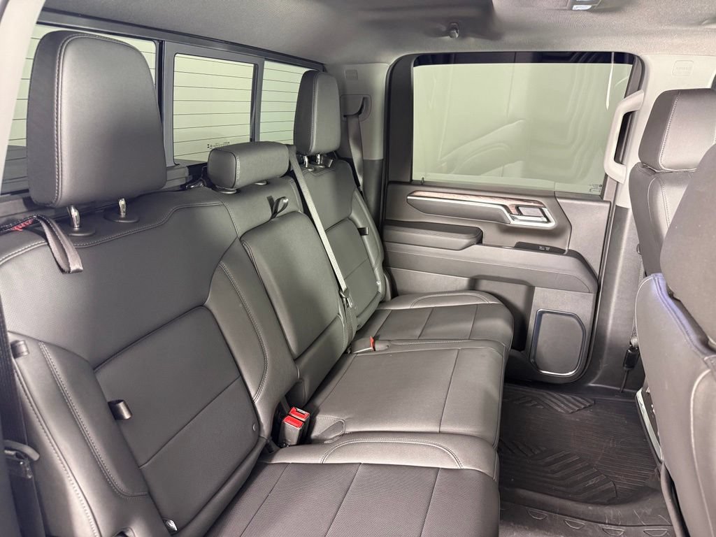 Used 2025 Chevrolet Silverado 2500 LTZ w/ LTZ Premium Package AWD/4WD image 18