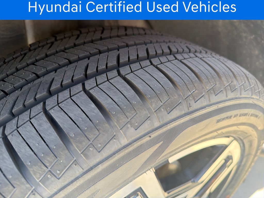 Certified 2025 Hyundai Santa Cruz Limited AWD/4WD image 32