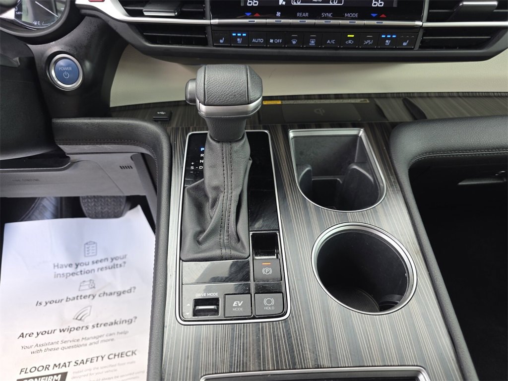 Certified 2024 Toyota Sienna Limited image 30