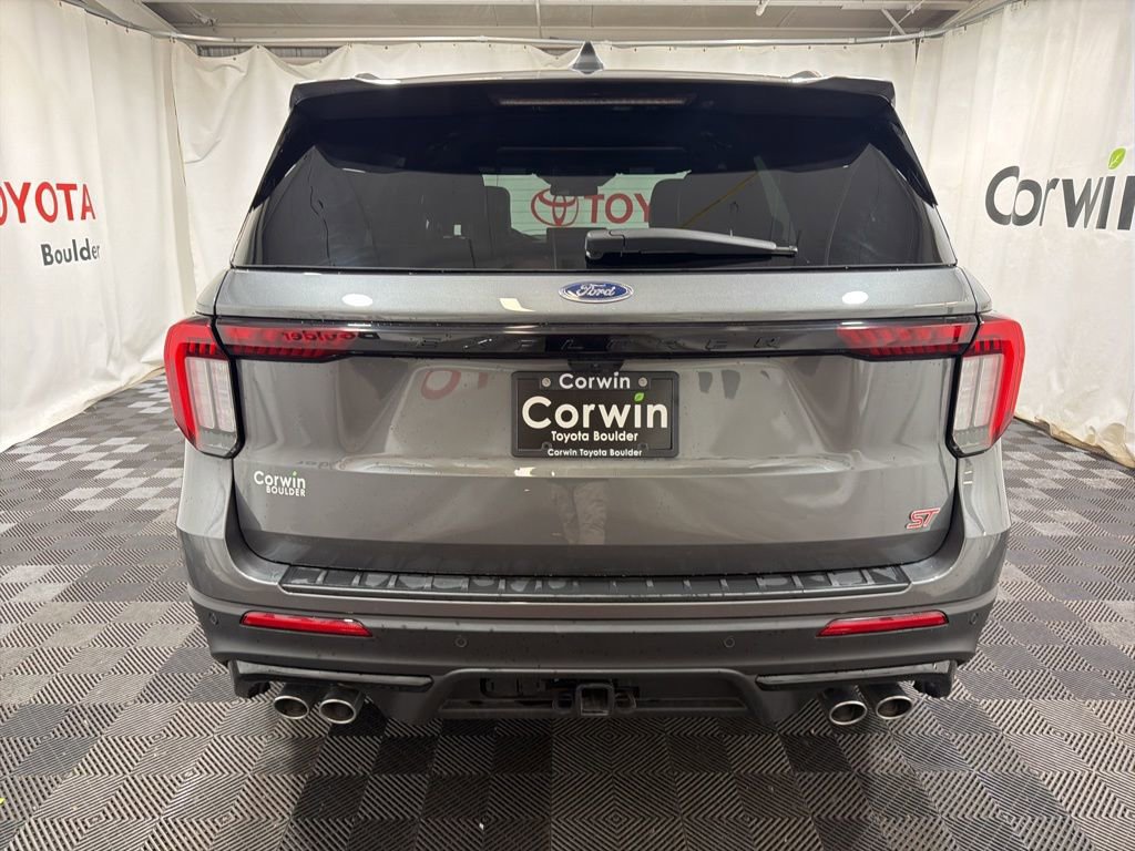 Used 2025 Ford Explorer ST image 5