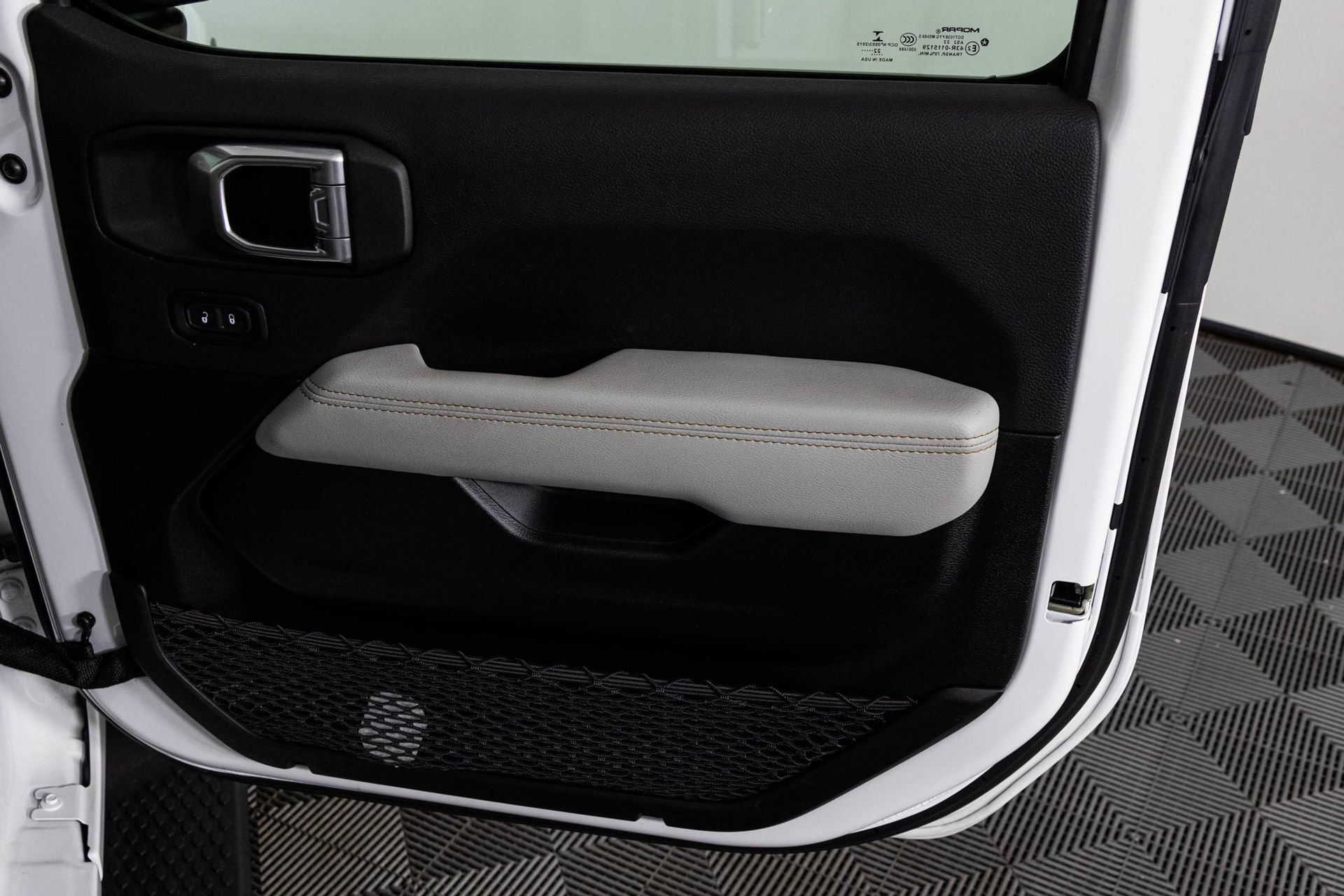 Used 2022 Jeep Wrangler Unlimited Sahara image 44