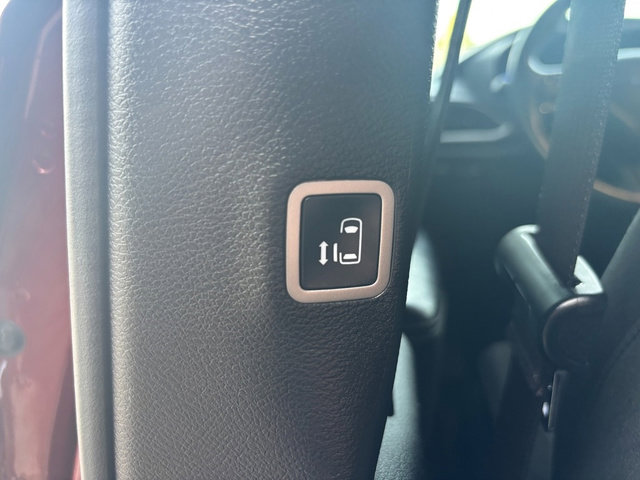 Used 2020 Chrysler Pacifica Touring w/ Advanced Safetytec Group image 32