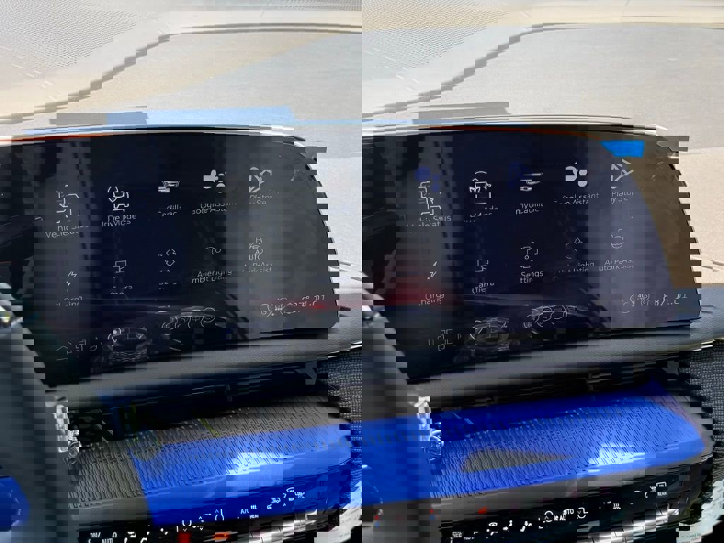 New 2026 Cadillac Optiq V AWD/4WD image 31