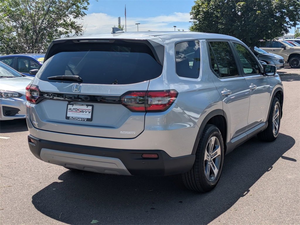 Used 2025 Honda Pilot EX-L image 3