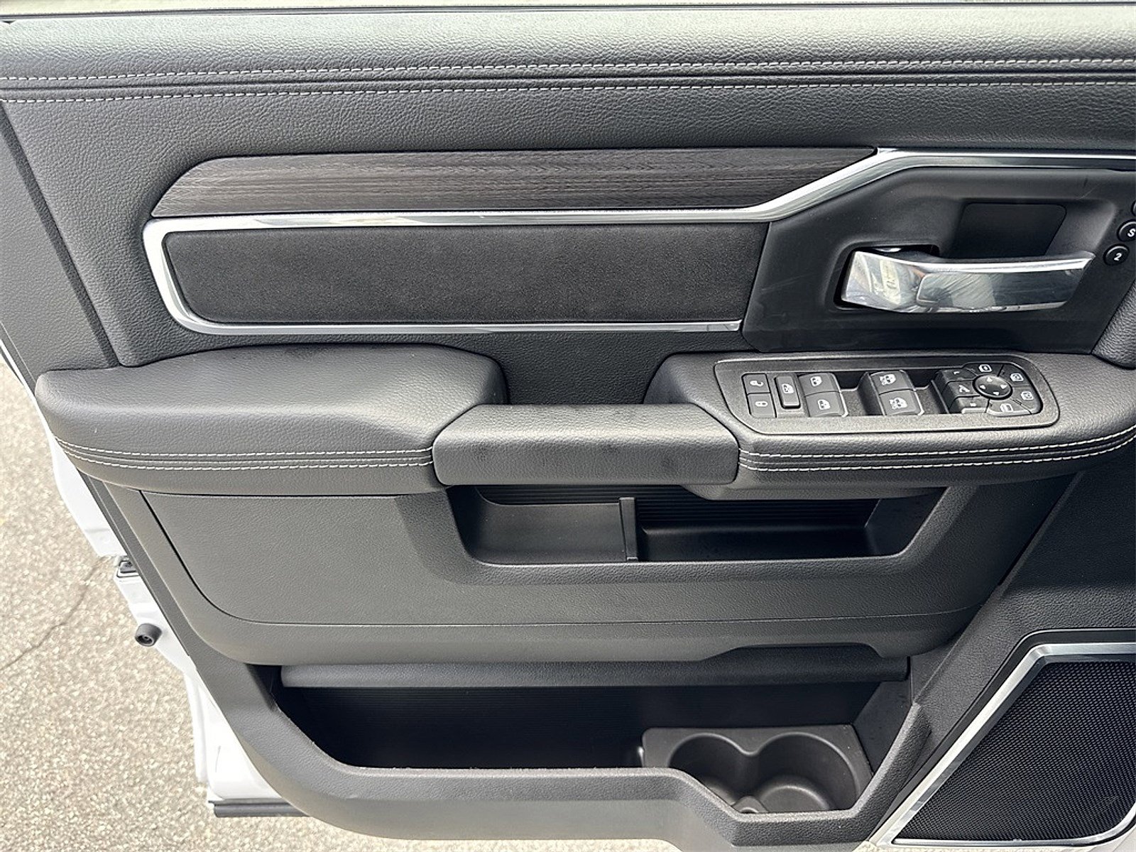 New 2025 RAM 3500 Laramie RWD image 19