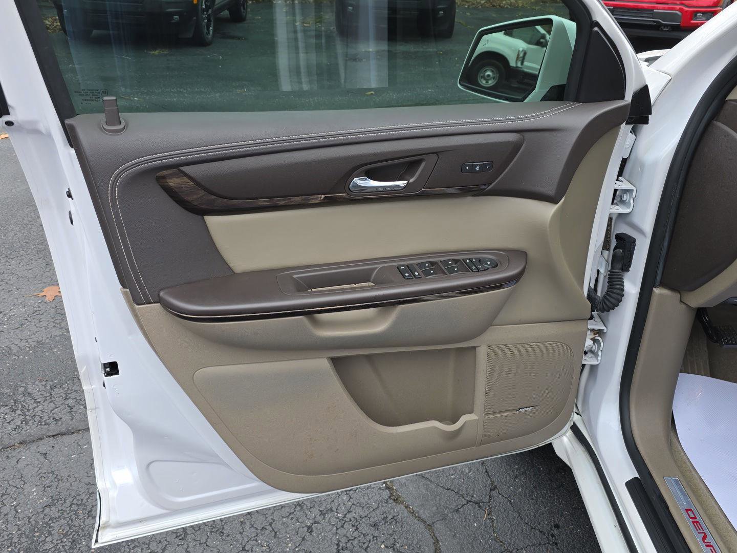 Used 2016 GMC Acadia Denali image 12