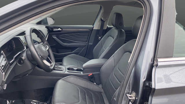 Used 2024 Volkswagen Jetta SEL FWD image 9