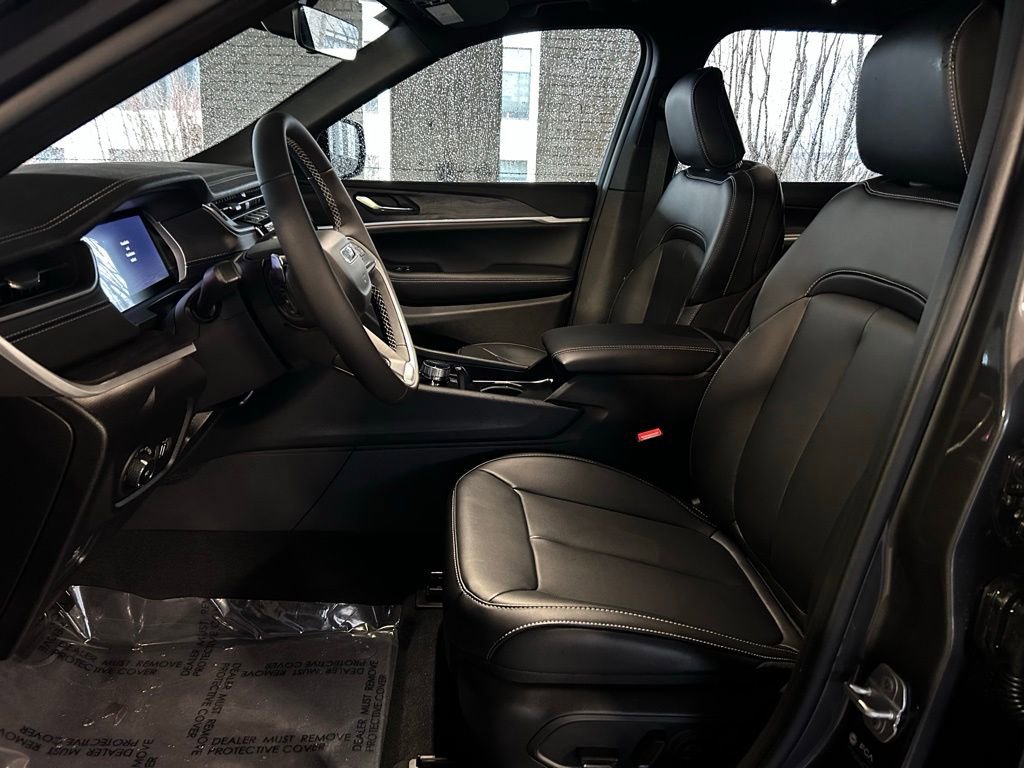 New 2025 Jeep Grand Cherokee L Limited image 12