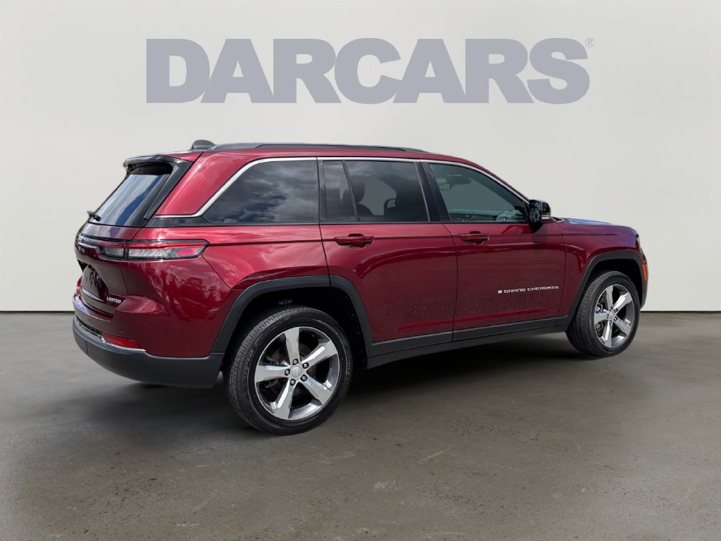 Used 2025 Jeep Grand Cherokee Limited AWD/4WD image 7