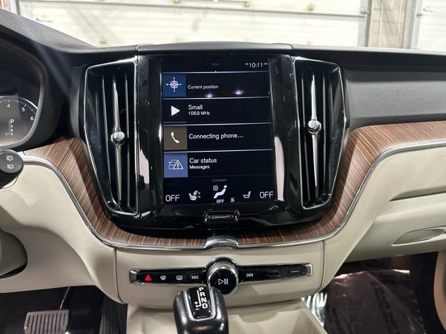 Used 2021 Volvo XC60 T6 Momentum image 21