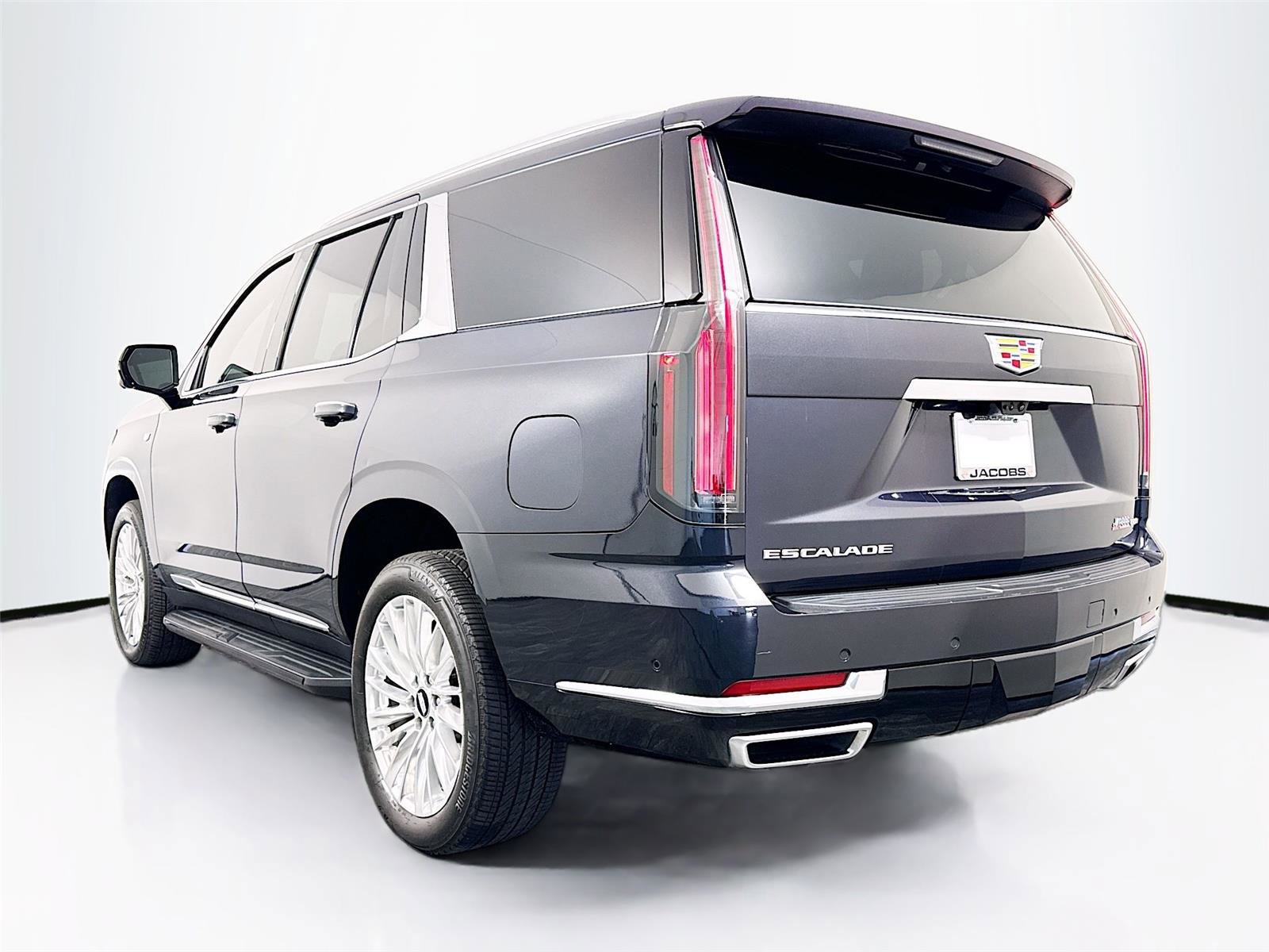 Used 2025 Cadillac Escalade Premium Luxury AWD/4WD image 15