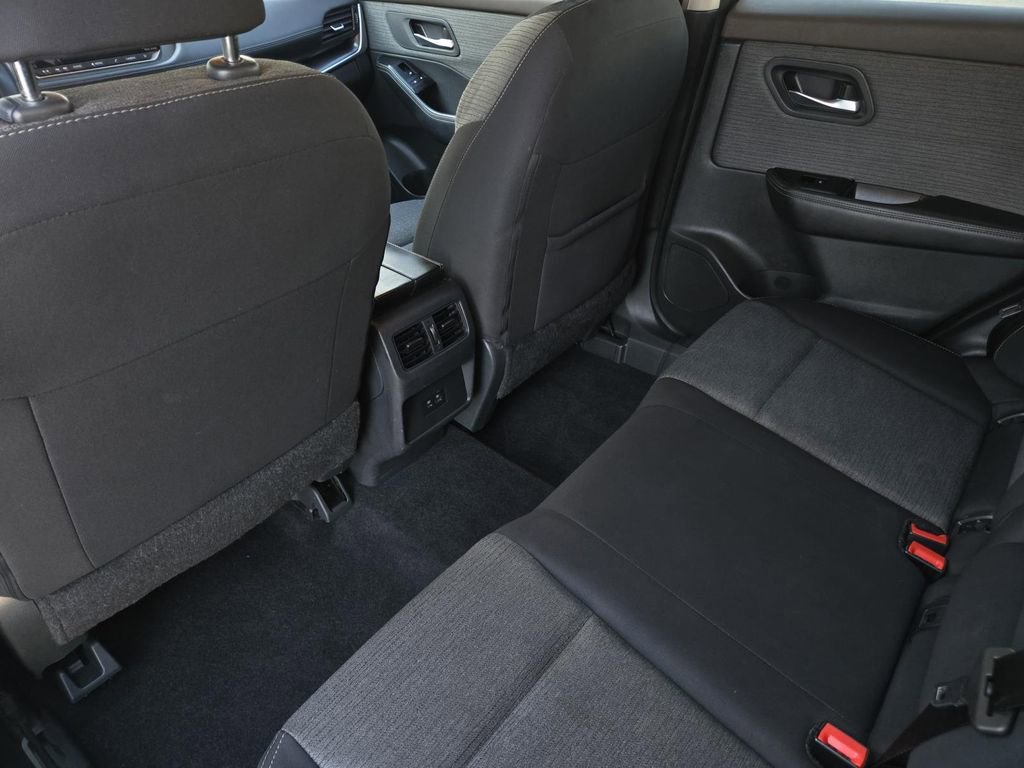 Certified 2023 Nissan Rogue SV image 13