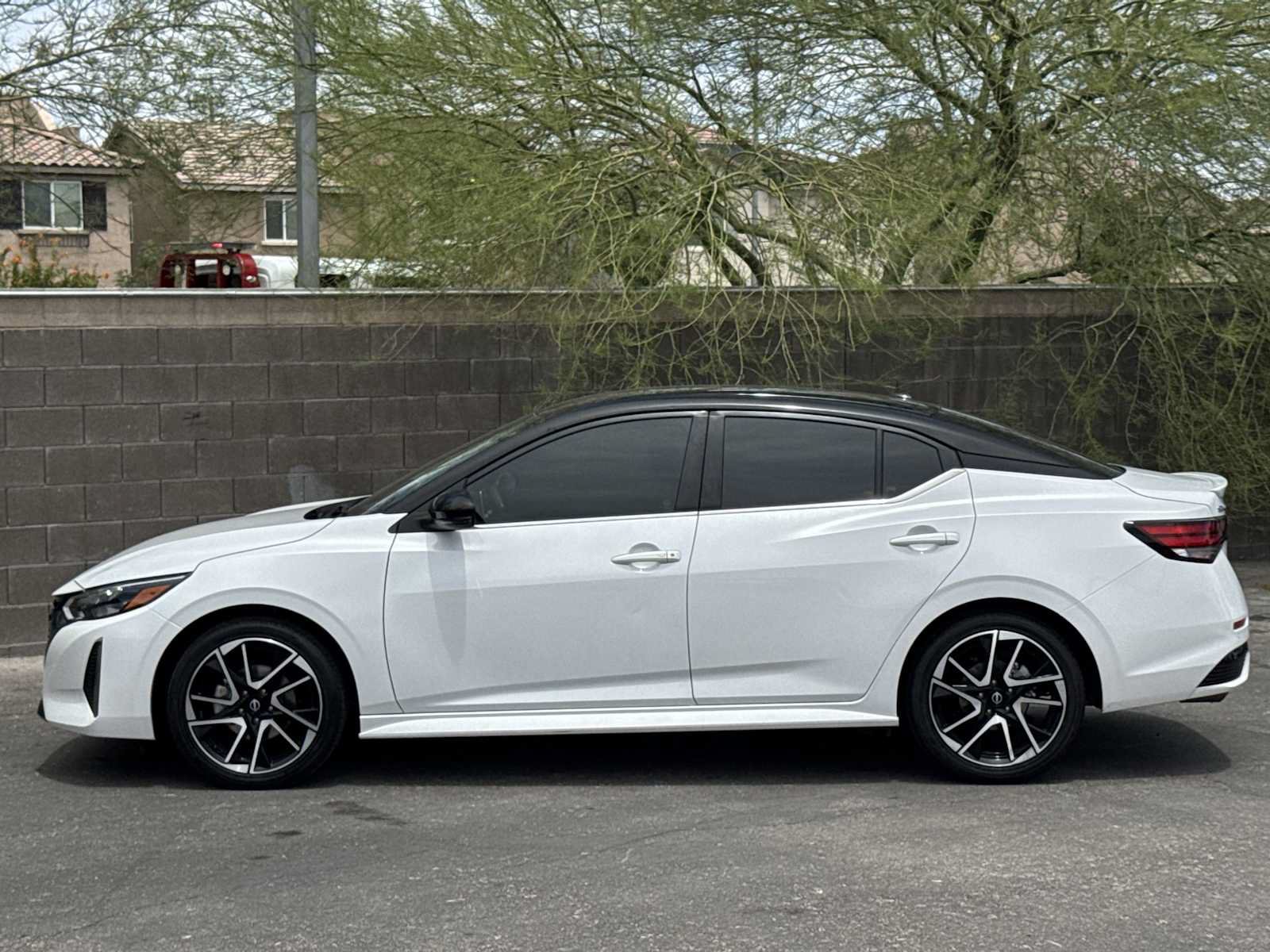 Used 2024 Nissan Sentra SR FWD image 5